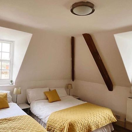 4 Bed Loft Apartment Overlooking Historic Town Троубридж Екстериор снимка