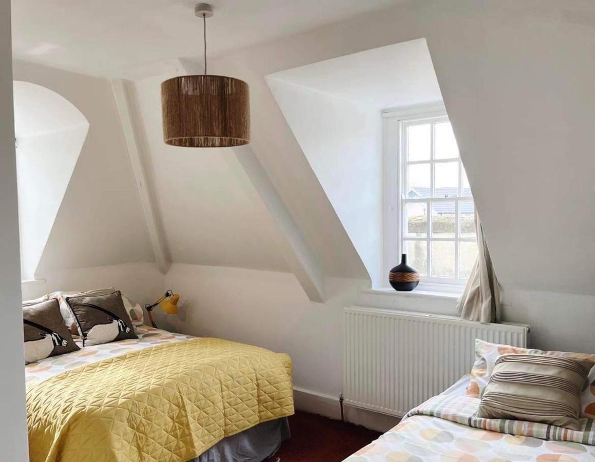 4 Bed Loft Apartment Overlooking Historic Town Троубридж Екстериор снимка