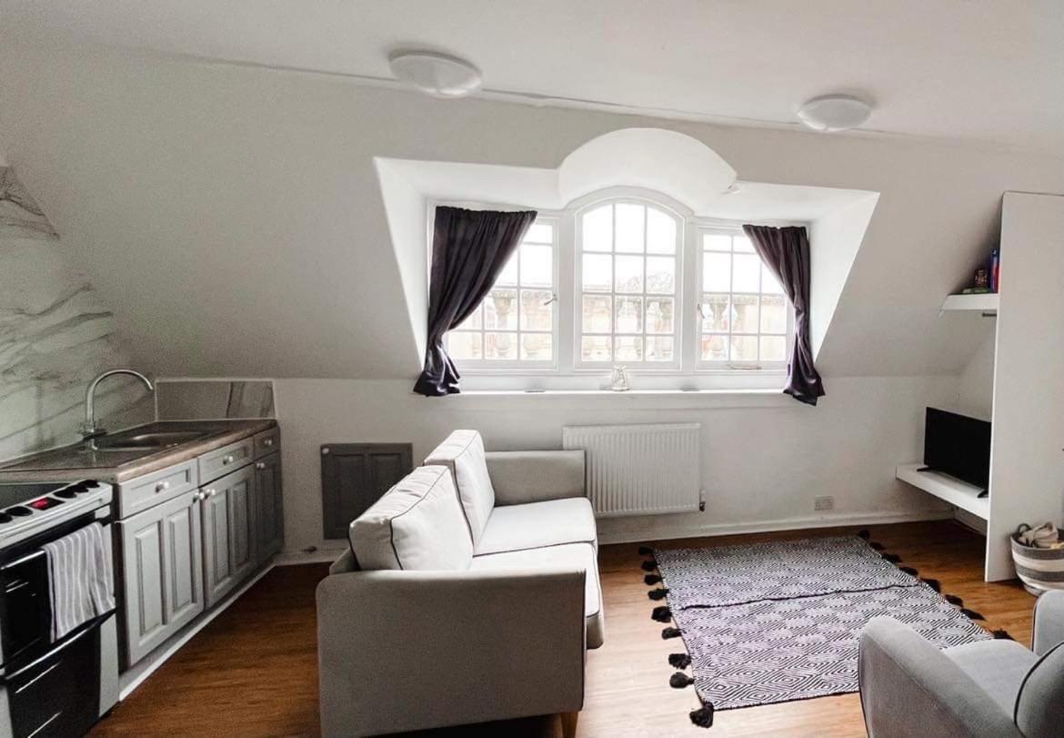 4 Bed Loft Apartment Overlooking Historic Town Троубридж Екстериор снимка
